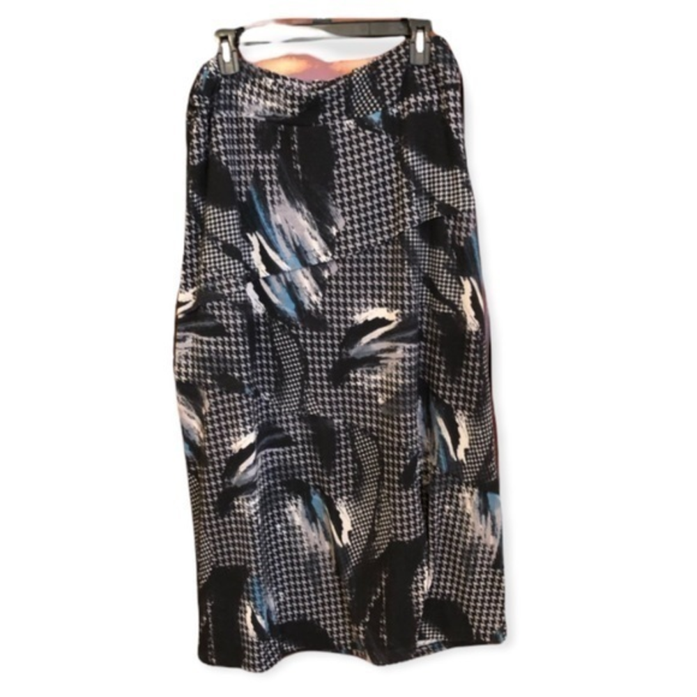 Robert Louis black, white,‎ and blue print skirt